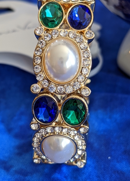 Gloria Vanderbilt bracelet - Picture 2 of 4